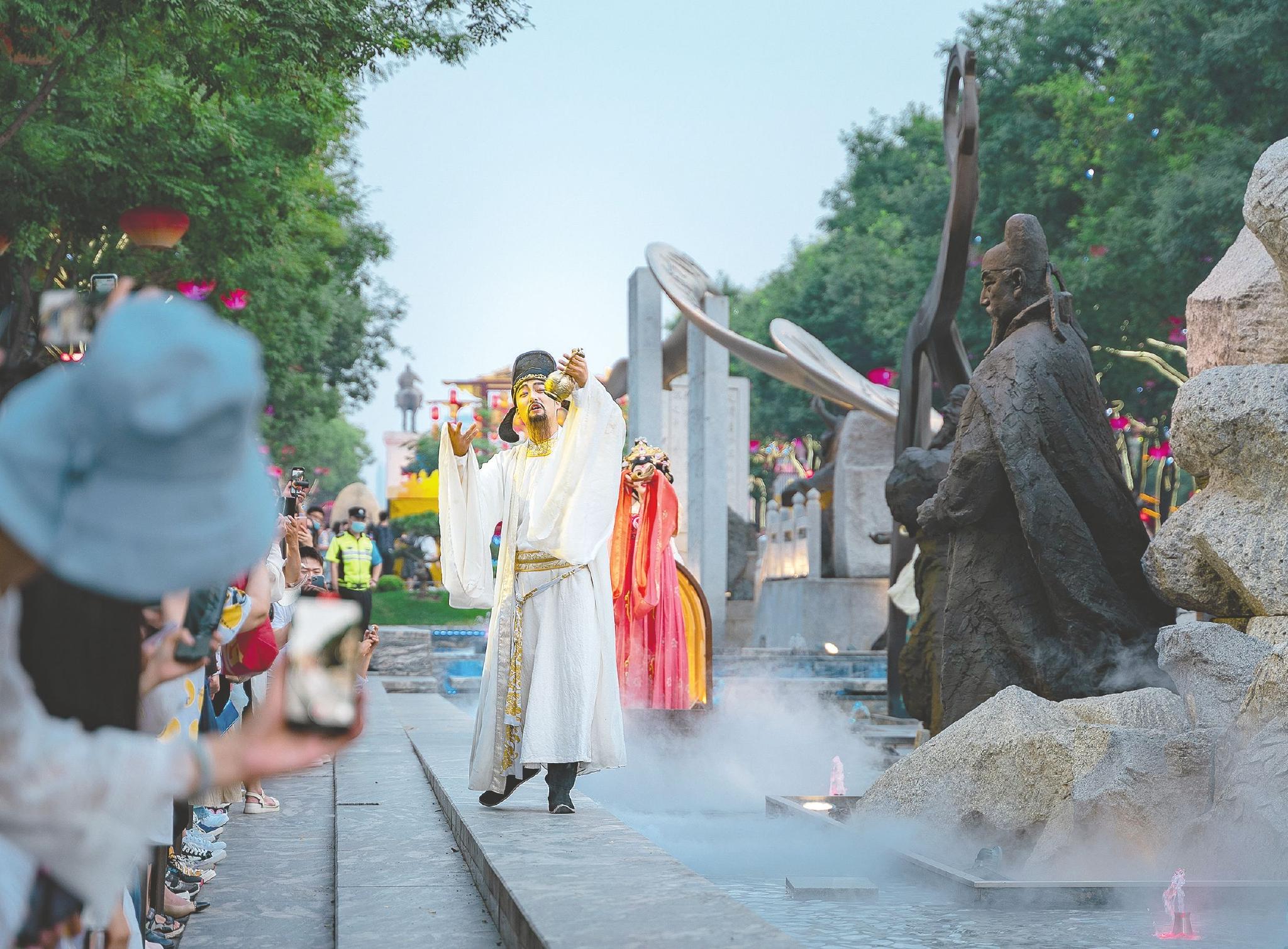 微度假、沉浸式旅游、国潮引爆社交，曲江文旅融合何以频出圈？