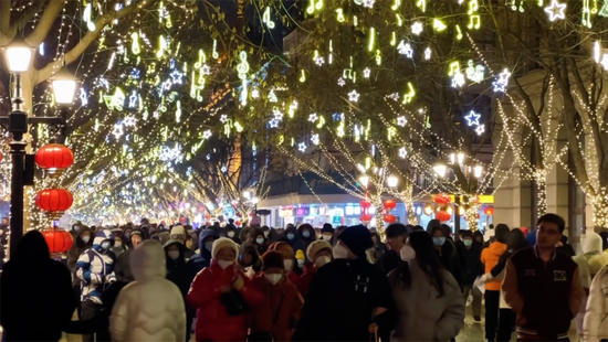 1018.1万人次!“沪千万”回来了!撤销、全面恢复,都在2月6日!开年用工热,六大关键词→