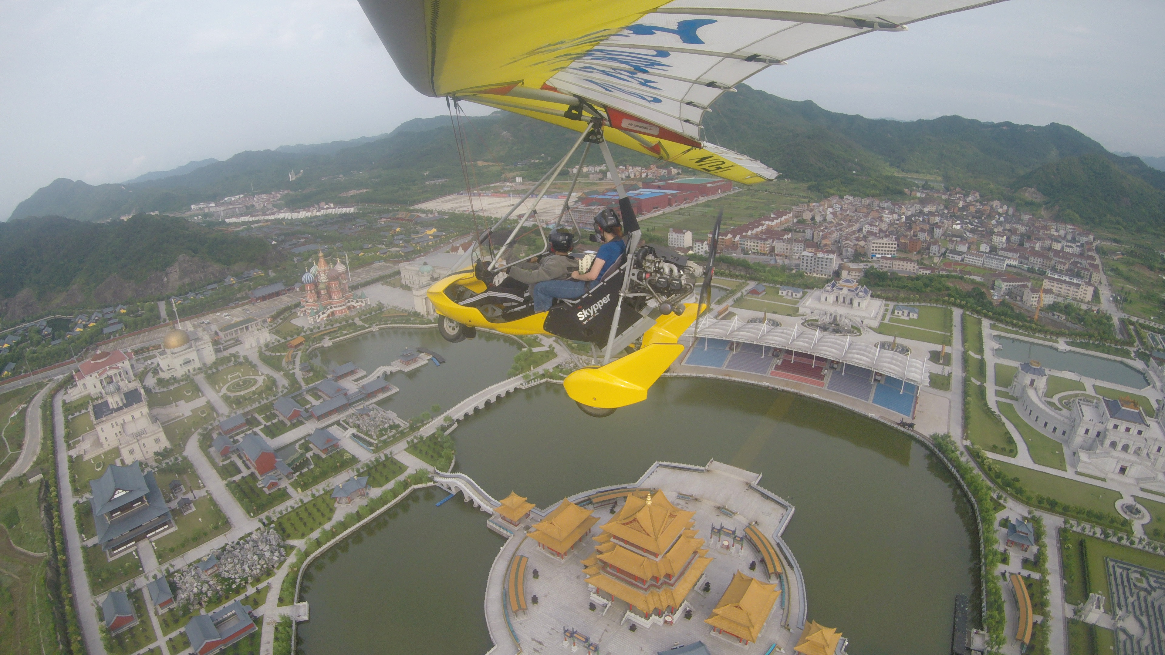 {賭馬}(三角翼滑翔机的翼展一般是多长)