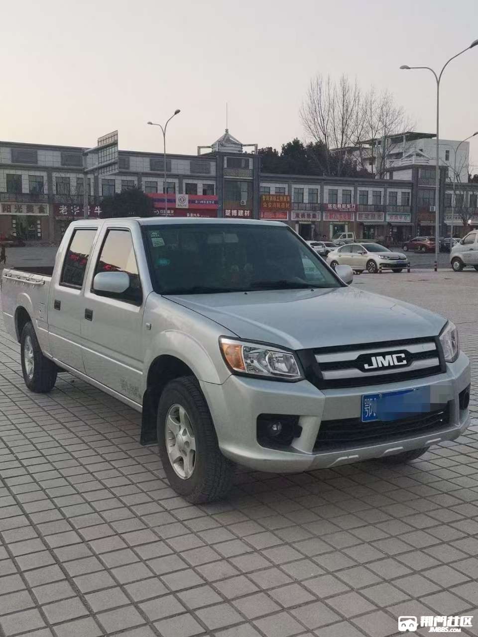 {電博TLGBET娛樂}(江铃宝典新款国6皮卡照片)